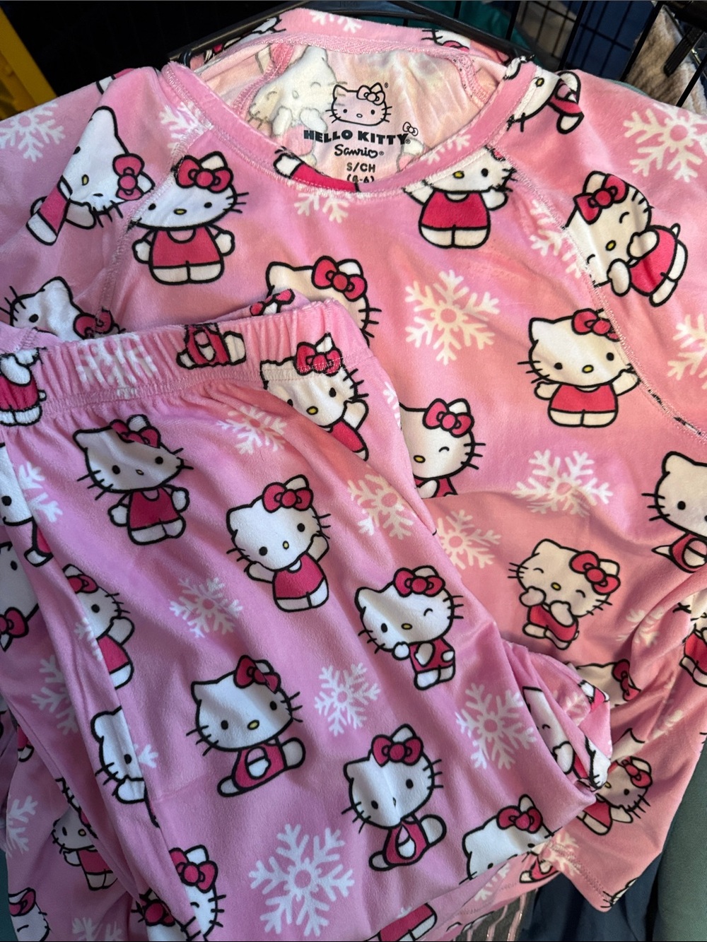 BNWT Sanrio Hello Kitty 2 piece Pajama Set- Super Soft! Small- Oversized!